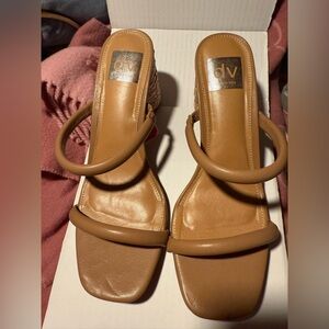 DV by Dolce Vita Women's Tan Sandals Wicker Block Heel 7.5 Merrick